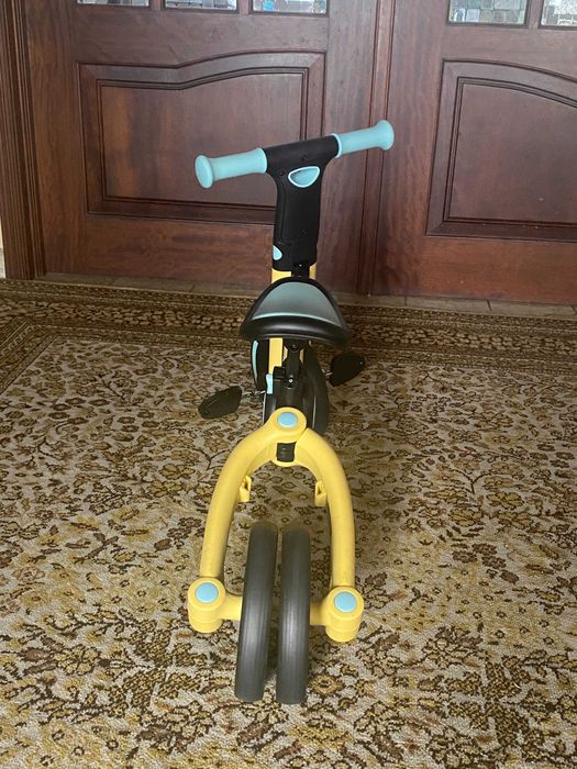 Triciclo E Bicicleta De Equilíbrio Multifuncional Kinderkraft Amarela