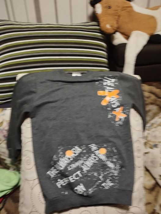 Віддам дитячі кофти.