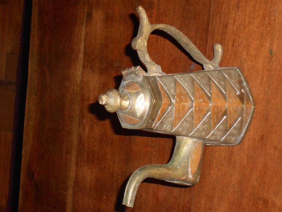 Bule muito antigo vintage cobre latao trabalhado