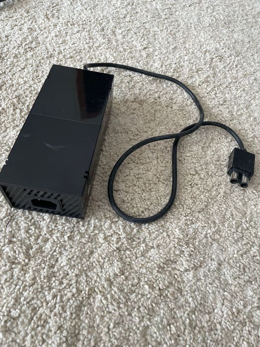 Vendo Xbox One Console model 1540, em ótimo estado de conservação.