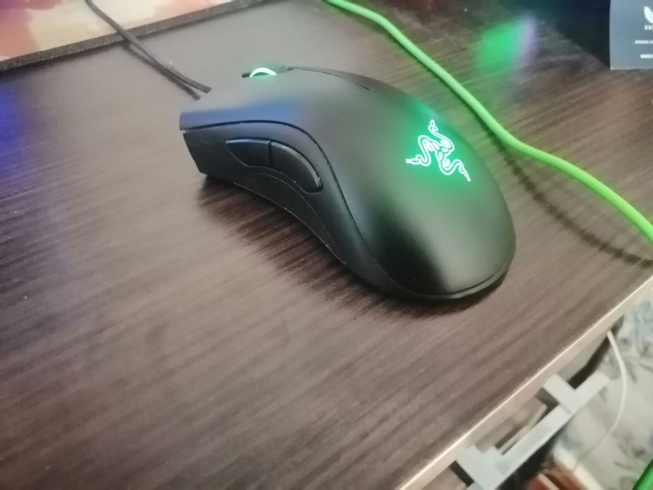 Продаю мишку Razer DeathAdder Essential