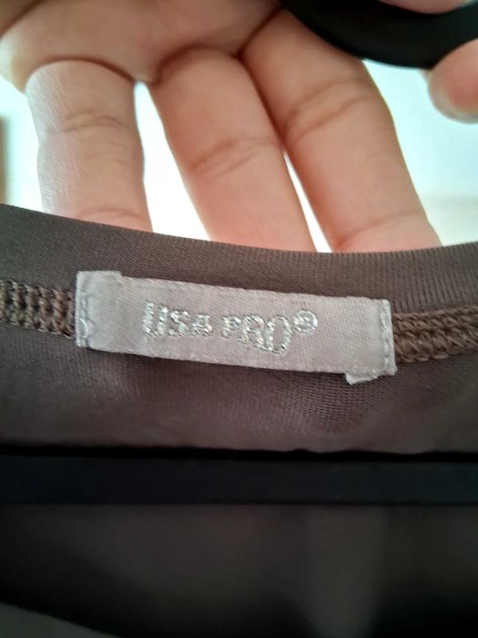 Macacão Denim Co.,com blusa Usa Pro e camisola Lefties.