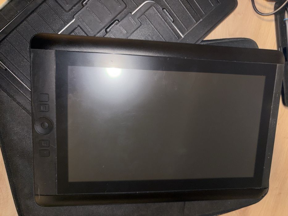 Wacom Cintiq 13HD Creative Pen Display tablet graficzny