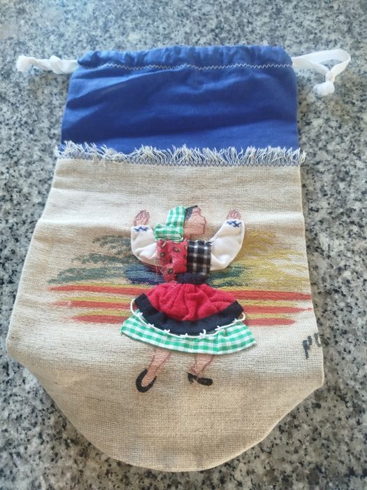 Saco pequeno para pão ou lanche.