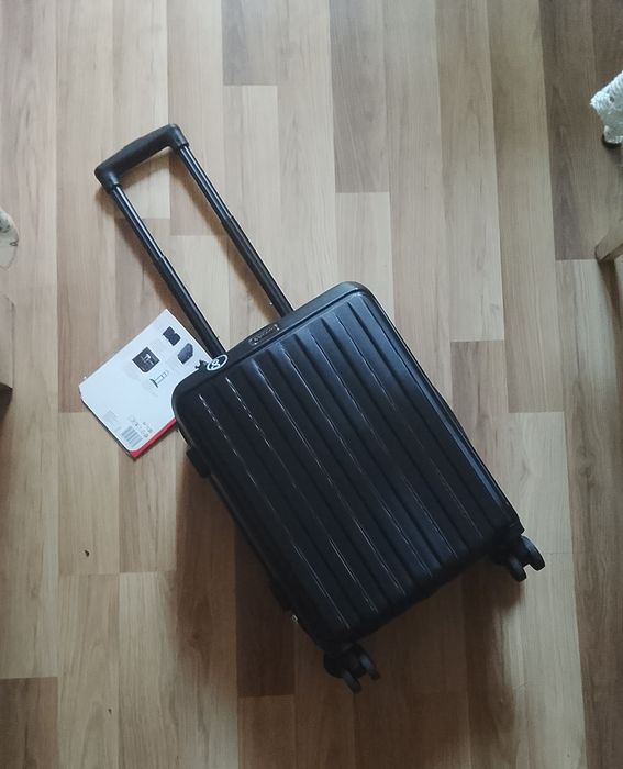 Продам чемодан Esmara  4 колесах