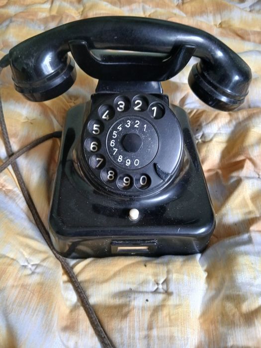 Antigo Telefone anos 30 a 60 todos os meus artigos são entregues em mão  Viseu.