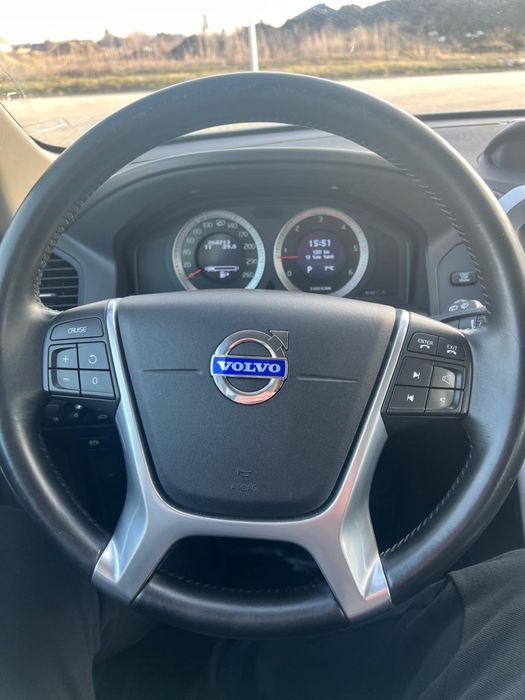 Автомобіль Вольво Volvo XC60 2010