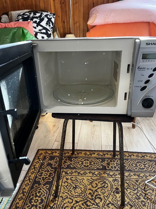 Używana mikrofalówka Sharp