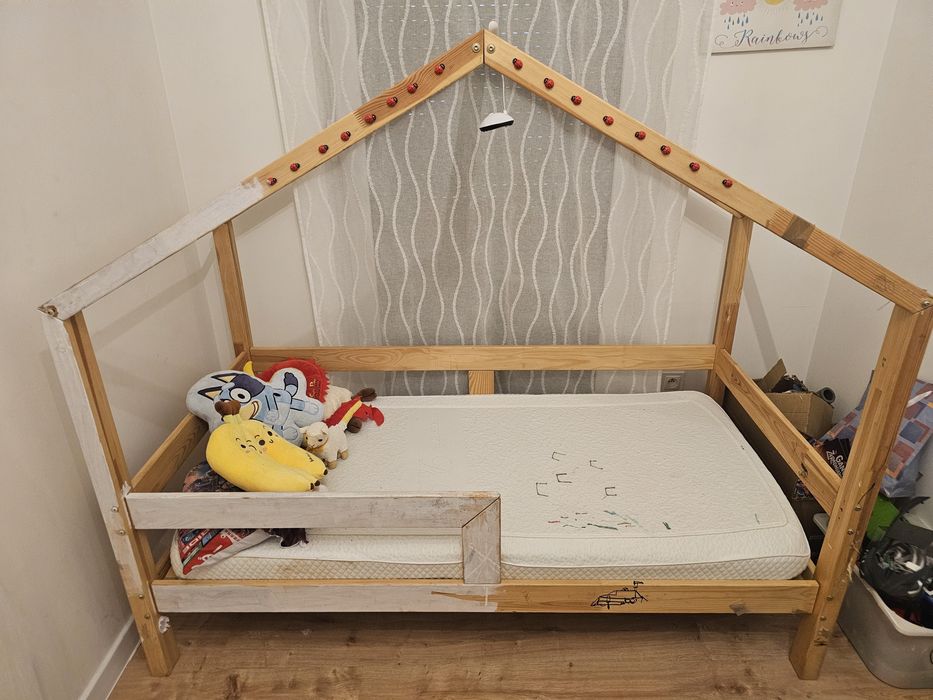 Łóżko, łóżeczko domek dla dziecka materac 160 x 80