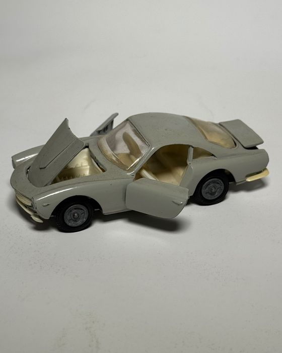 Колекційна машинка