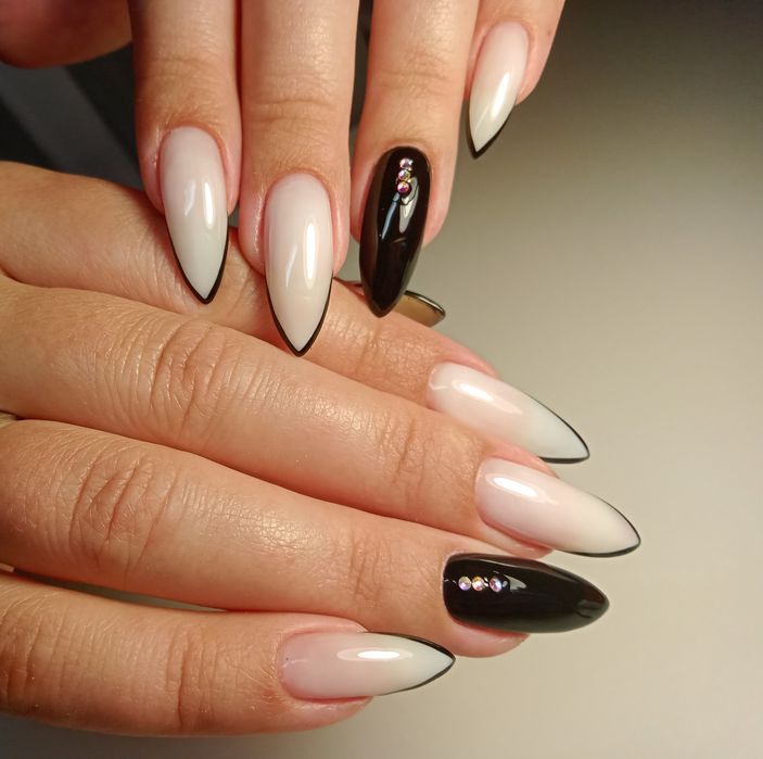 Манікюр, педикюр, нарощення