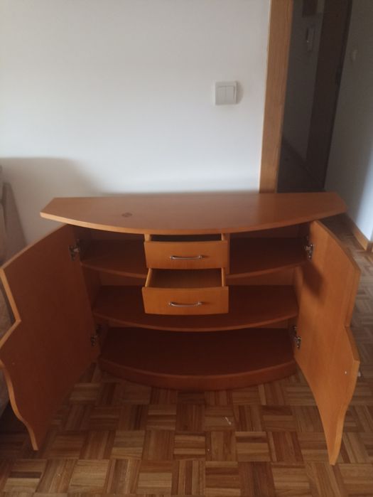 Vendo móvel com espelho