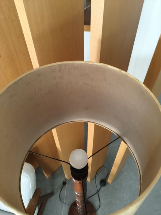 Candeeiro de pé e abajur como novo