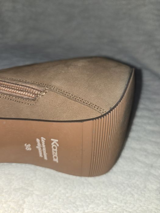 Kozaki Kazar 38 zamsz beżowe