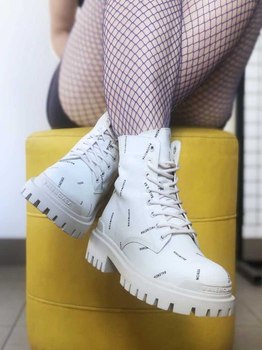 Ботінки - Balenciaga Strike Boots (чорні і білі )