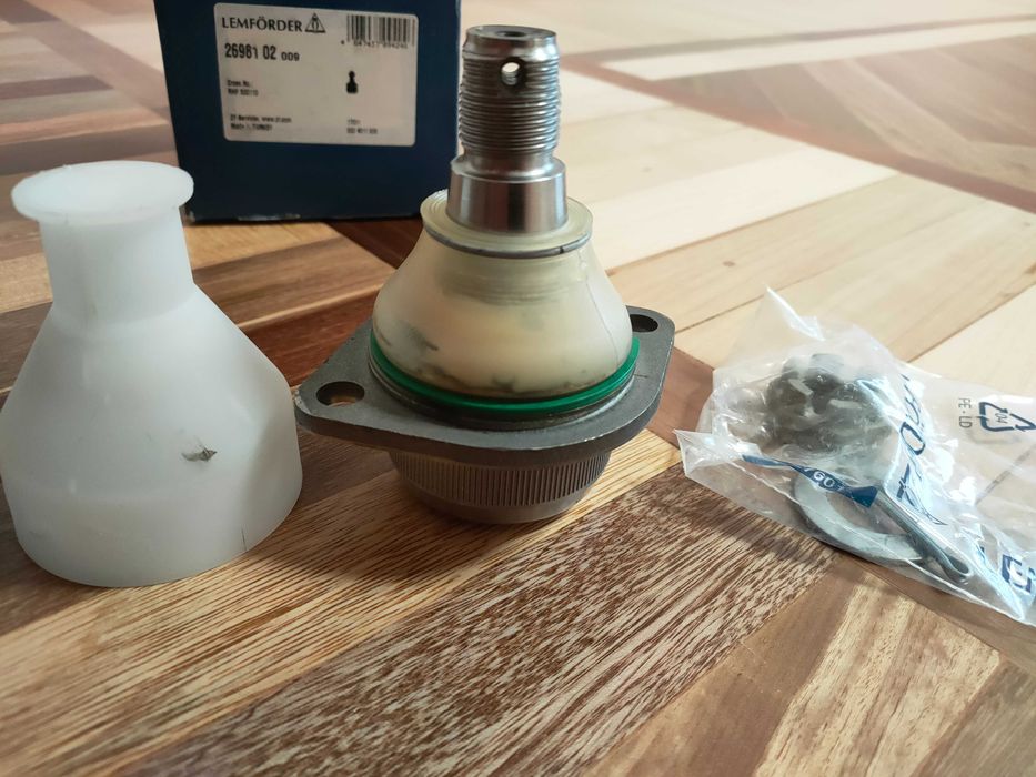 Кульова опора Lemförder 26981 02 - Land Rover