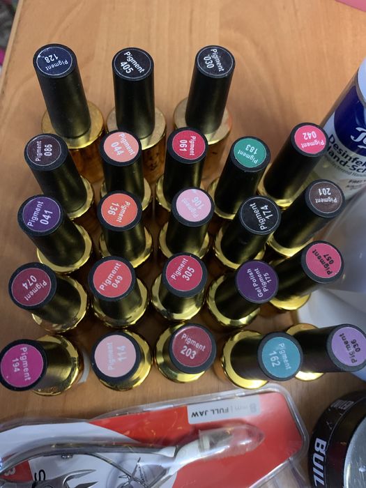 Набір для манікюра, лампа, гель-лаки, пензлики, база, кусачки