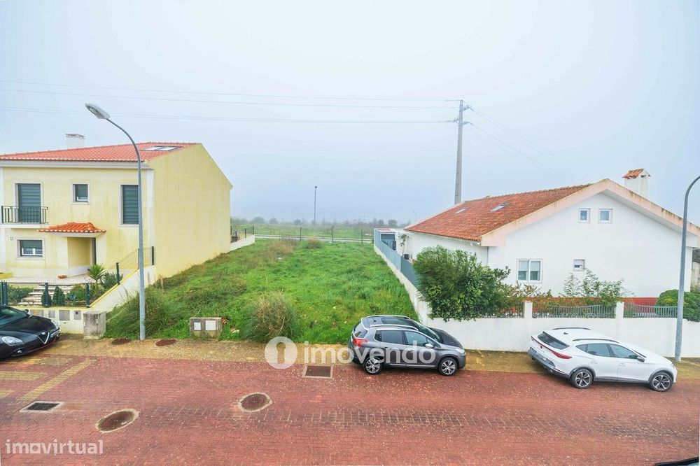 Moradia T3+1 moderna e exclusiva, com garagem e jardim, em Porto Salvo