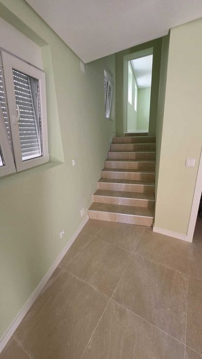 VENDA OU PERMUTA de moradia T2 Remodelada em Charneca – Venda do Pinheiro