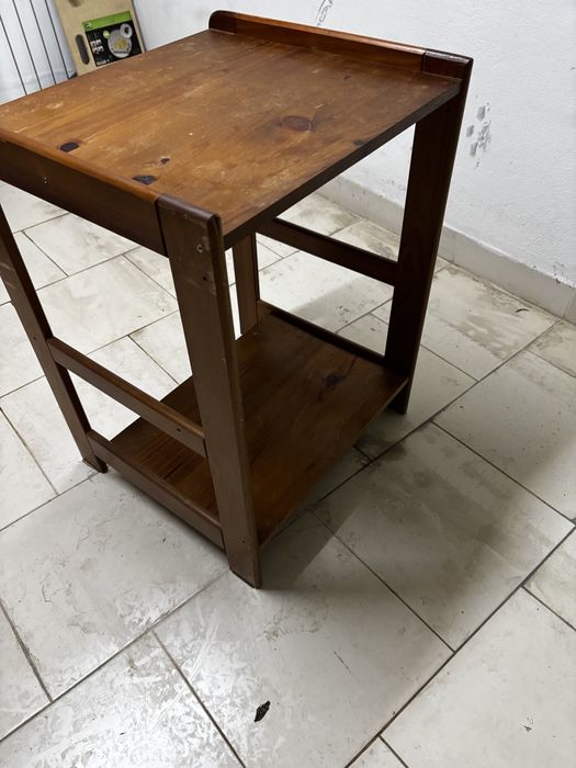 Movel de apoio em madeira