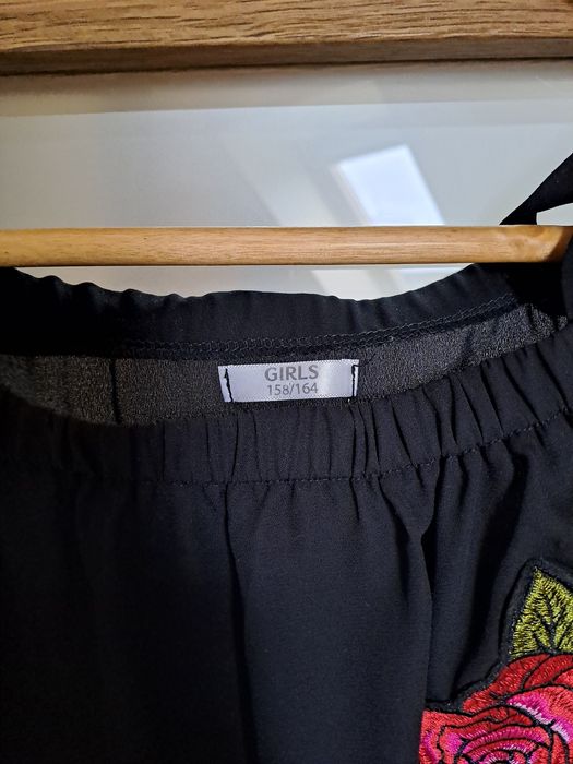 Damska bluzka typu hiszpanka