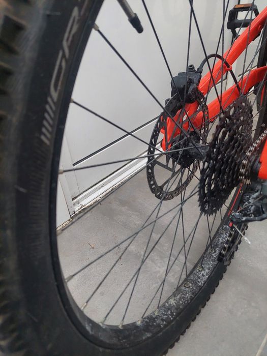 ROCKRIDER
Bicicleta BTT Elétrica Suspensão Total 29" E-EXPL 520 S Vermelho Vivo