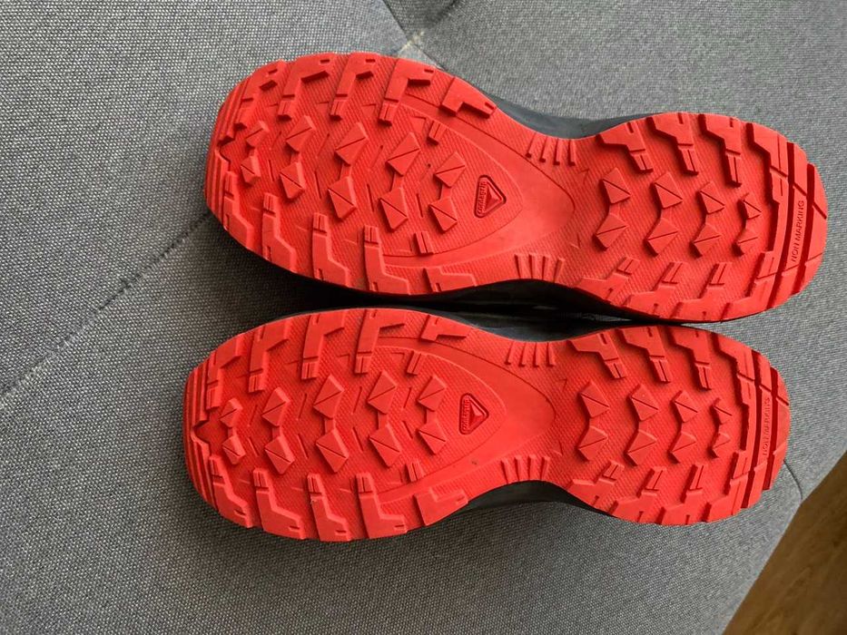 трекінгові кросівки Salomon - відмінний стан