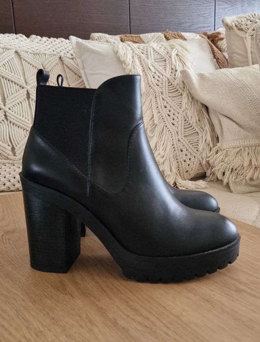 Bota Preta Tamanho 38