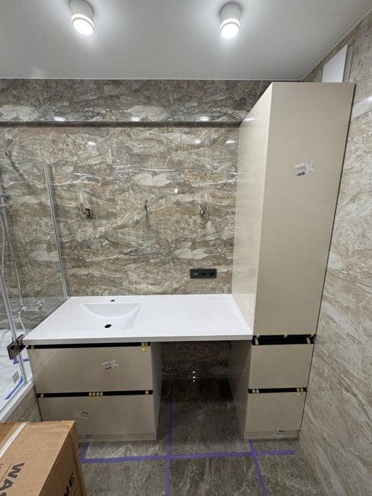 Столешня на замовлення у ванну кімнату