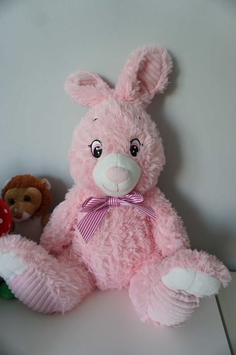 7 szt. zestaw dużych maskotek~ królik, strażak, zygzak McQueen