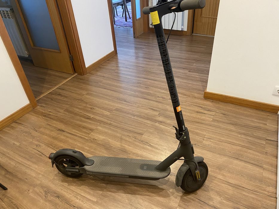 Xiaomi Mi Electric Scooter Essential – Bom estado