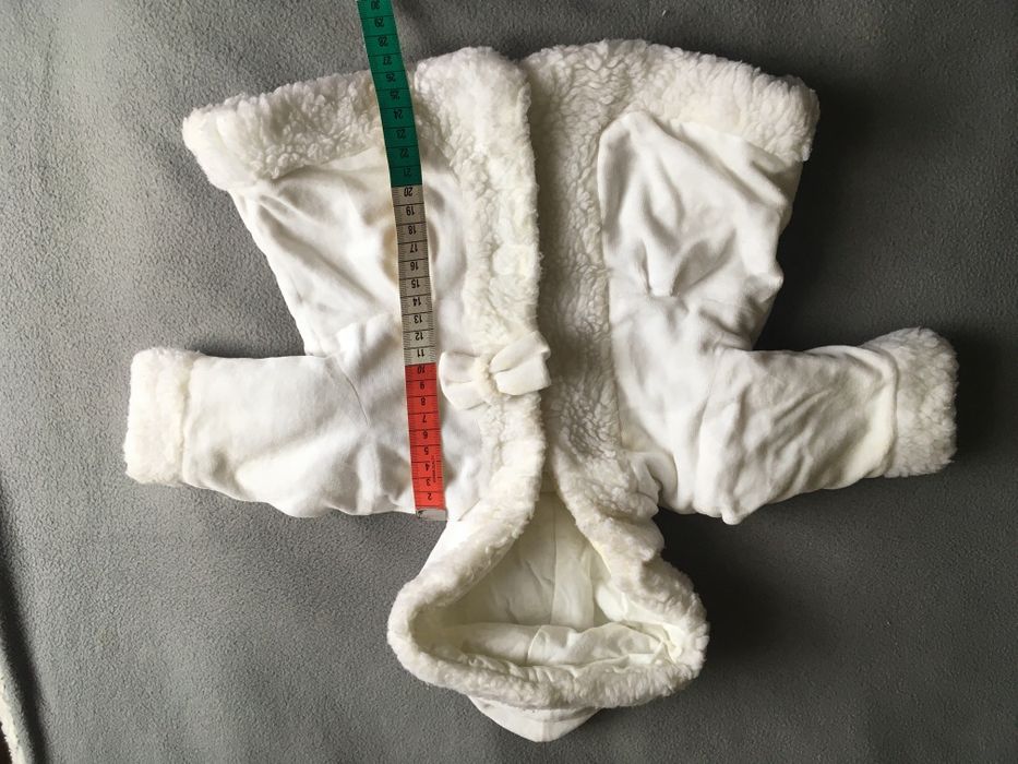 Ciepły bialy komplecik na chrzest