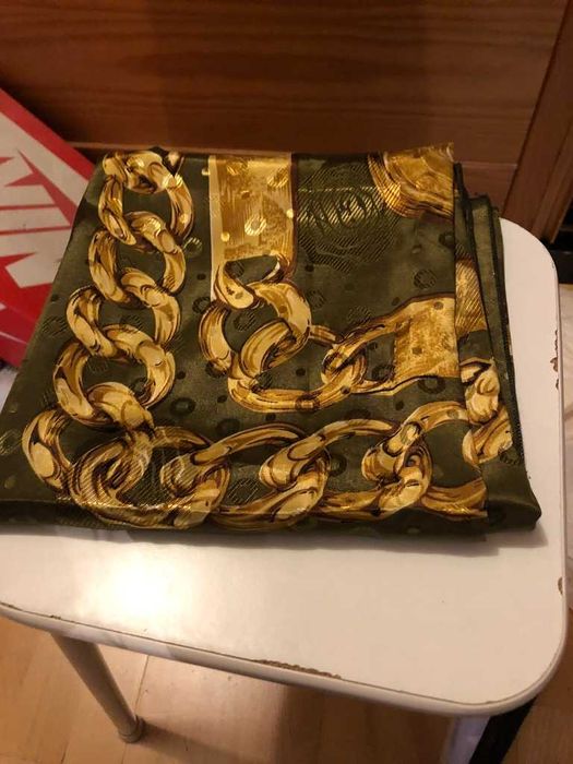 lenço tons verde e dourado