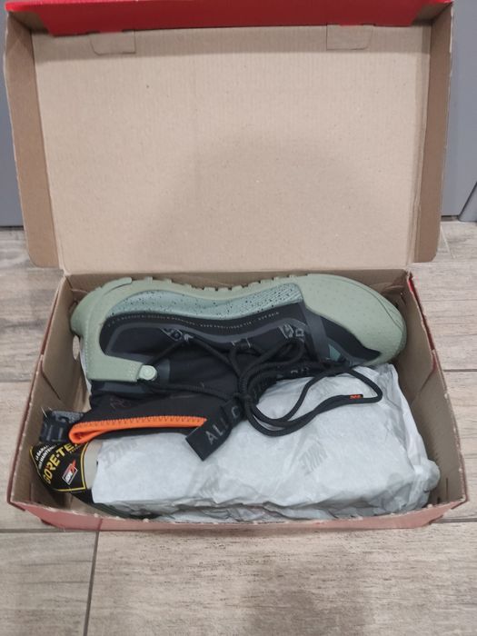 Чоботи Nike  р. 43-44