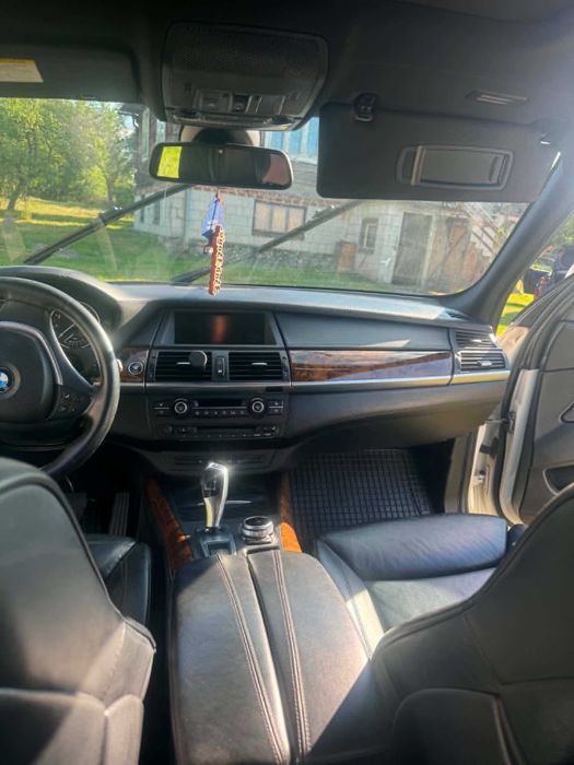 bmw x5 e70 4.4 v8