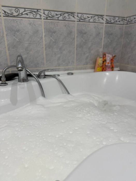 Квартира погодинно, подобово Мост сіті джакузі Генератор