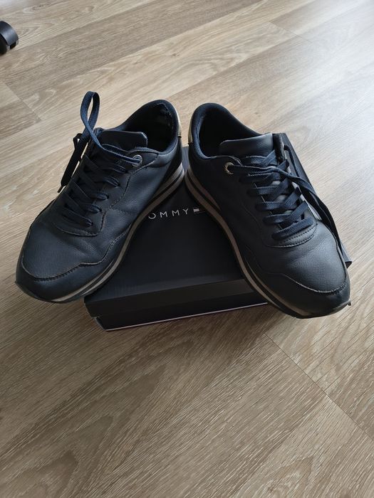 Buty Tommy Hilfiger rozm.38. granatowe
