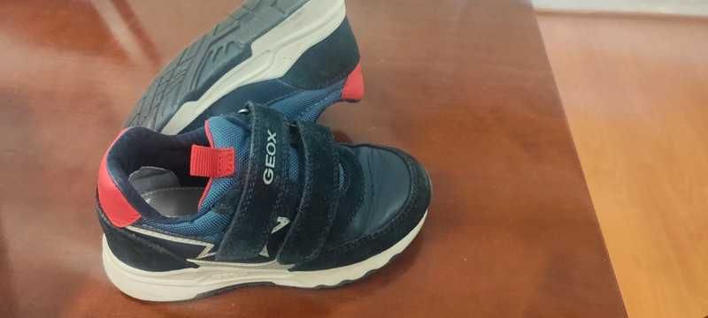 Sapatos Geox número 24