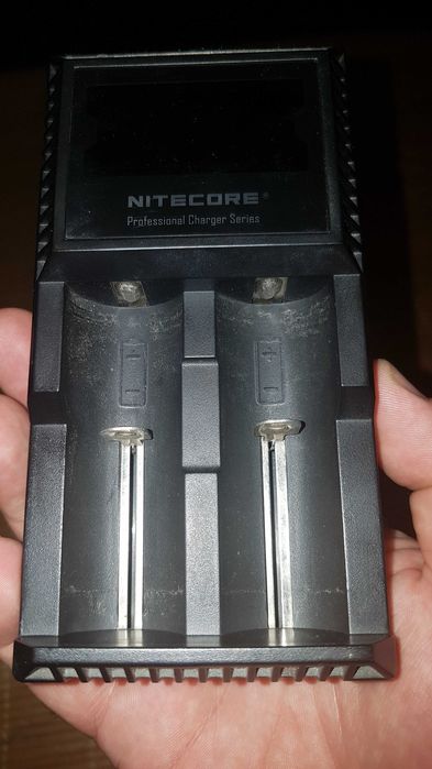 Carregador Nitecore D2 Intellicharger