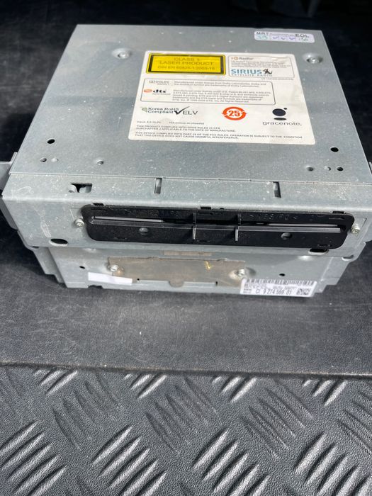 Rádio BMW F11 (CIC) para recondicionar.
