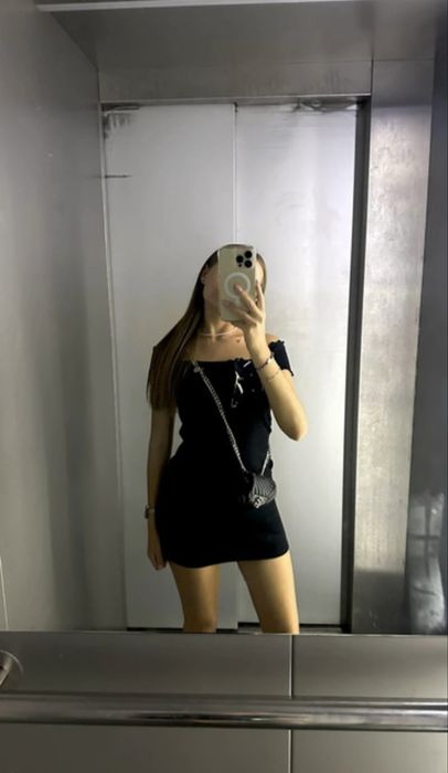 Czarna sukienka mini