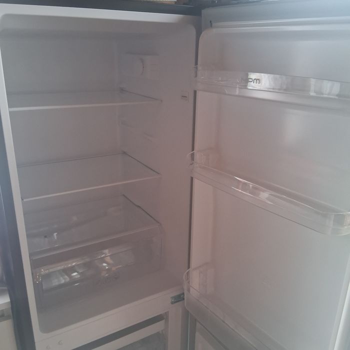 Mala lodowka nowa na gwarancji