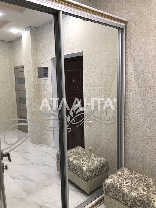 2 комнатная квартира в новом доме в центре/Привоз.