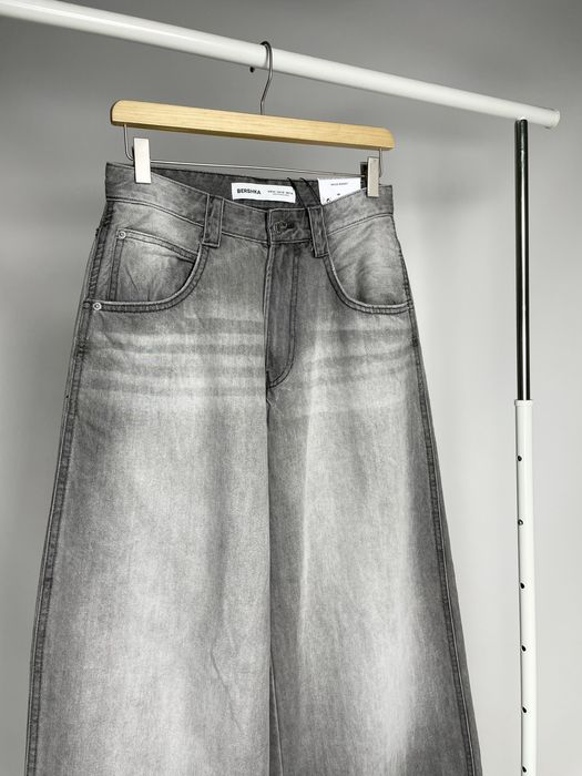 Bershka ( Розмір : 31 ) ОРИГІНАЛ широкі джинси