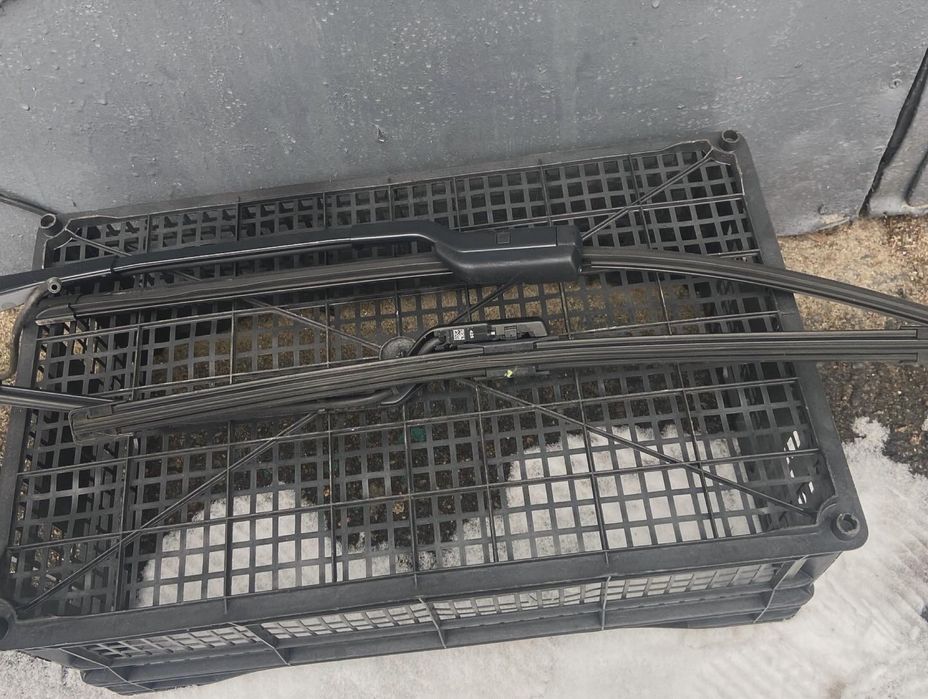 Повідець двірника лівий/правий Tesla model 3, оригінал!