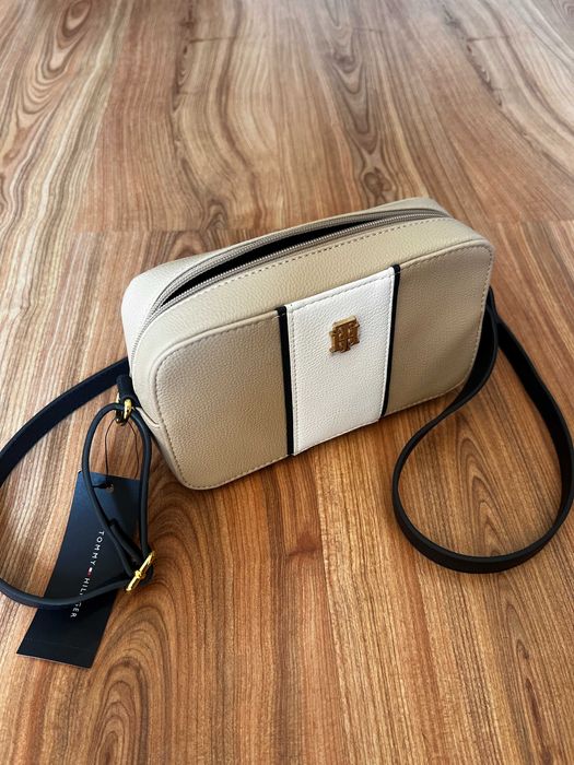 Torebka damska TOMMY HILFIGER z metką