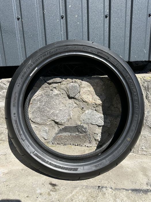 Мотошина Brigestone 120/70 ZR17 BATTLAX BT 016f