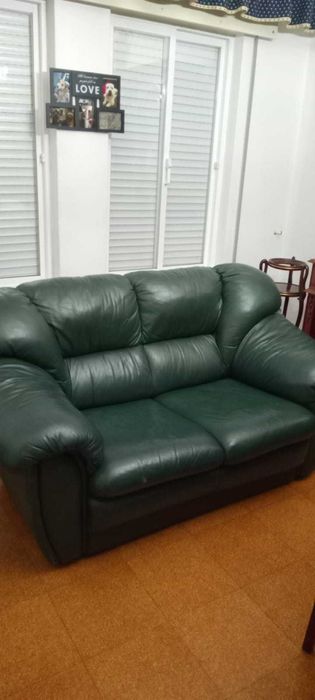 Sofá de pele semi novo