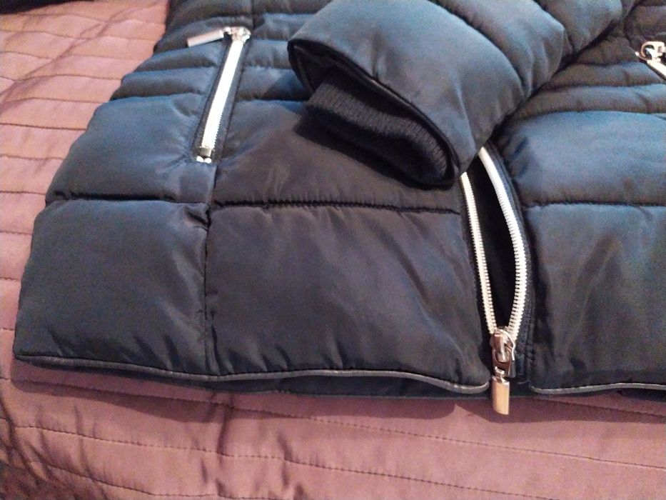 Stan bdb: kurtka zimowa puszysta granatowa 7 8 lat do 128cm