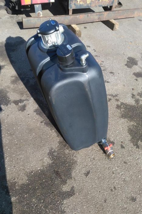 zbiornik oleju hydraulicznego fassi na olej hydrauilka hds żuraw hiab